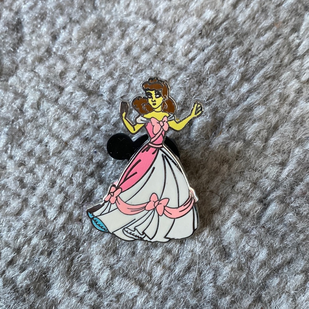 Very Rare Cinderella Disney Pin! Perfect for keepsake.